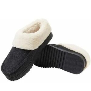 NWT! Dearfoam Cozy Black and Cream Slippers Sz 9/10